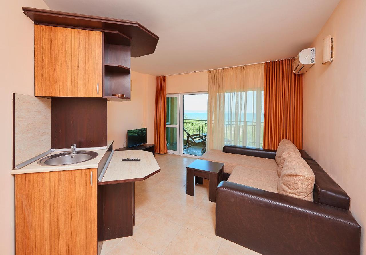 Guest House California Pomorie Exterior photo