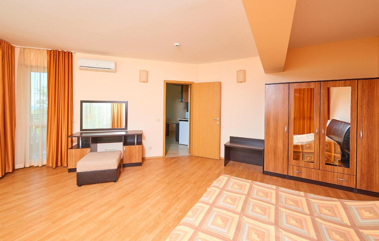Guest House California Pomorie Exterior photo
